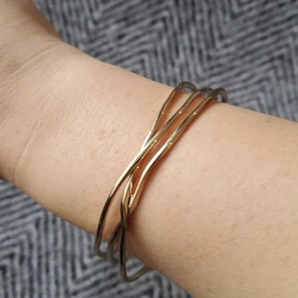 😸Free Add-on With Bundle - Bracelet - Picture 1 of 4